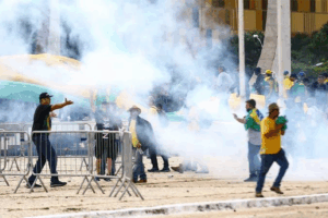 Golpismo nunca mais, por Lindbergh Farias