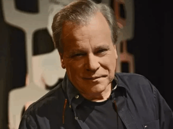 “Conhecimento liberta. A extrema direita não quer um povo educado”, afirma Chico Pinheiro 
