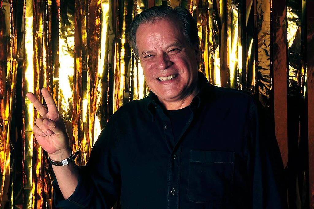 “Conhecimento liberta. A extrema direita não quer um povo educado”, afirma Chico Pinheiro 