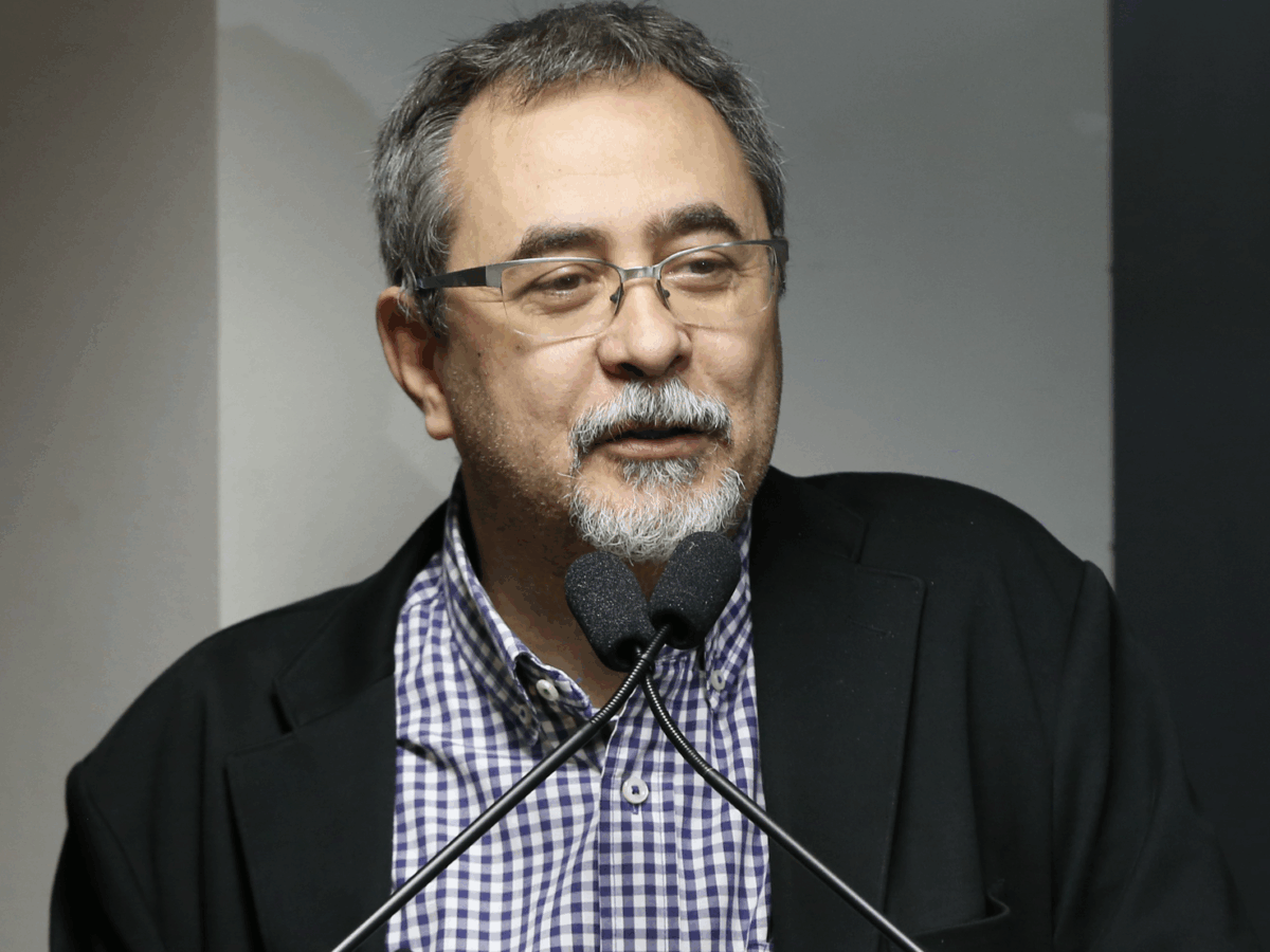 Entrevista: Alberto Cantalice lança livro e discute os caminhos de uma nova Utopia em “Qual socialismo?”
