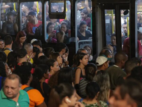 Governo federal estuda tarifa zero no transporte público  