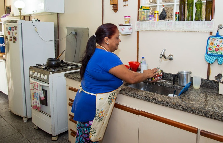 Sobrecarga doméstica afeta vida das mulheres, aponta pesquisa da FPA em parceria com Sesc 