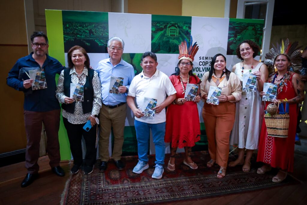 Debate em Manaus aborda desenvolvimento regional e COP 30 Debate em Manaus aborda desenvolvimento regional e COP 30