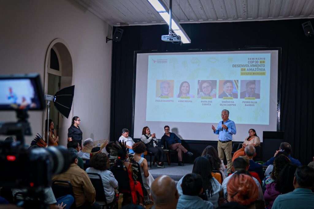 Debate em Manaus aborda desenvolvimento regional e COP 30 Debate em Manaus aborda desenvolvimento regional e COP 30