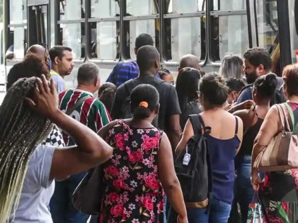 Sobrecarga doméstica afeta vida das mulheres, aponta pesquisa da FPA em parceria com o Sesc 