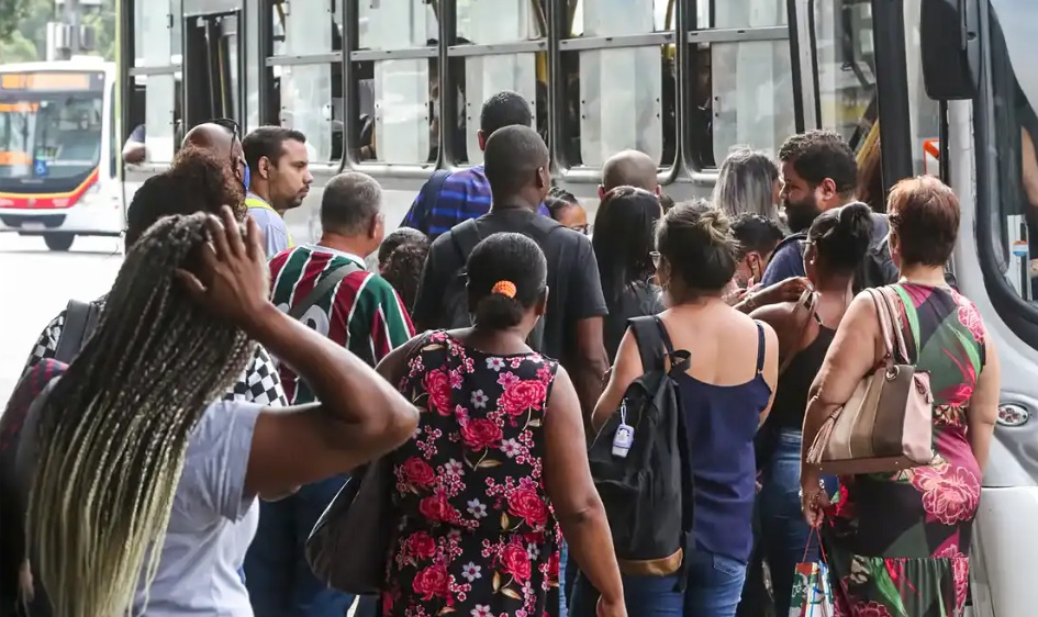 Sobrecarga doméstica afeta vida das mulheres, aponta pesquisa da FPA em parceria com o Sesc 