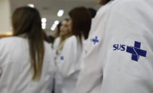 Saúde aposta em programas nacionais, redução de filas e integração digital no SUS