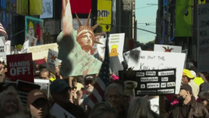 ‘No kings’: milhões protestam contra Trump em defesa de direitos constitucionais nos EUA