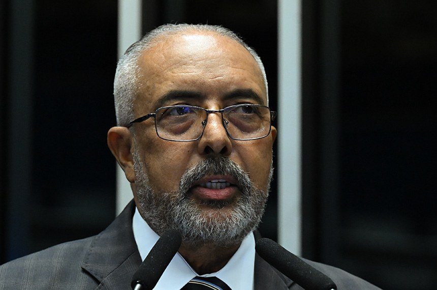 Paulo Paim celebra 40 anos no Congresso e reforça compromisso com justiça social Paulo Paim celebra 40 anos no Congresso e reforça compromisso com justiça social