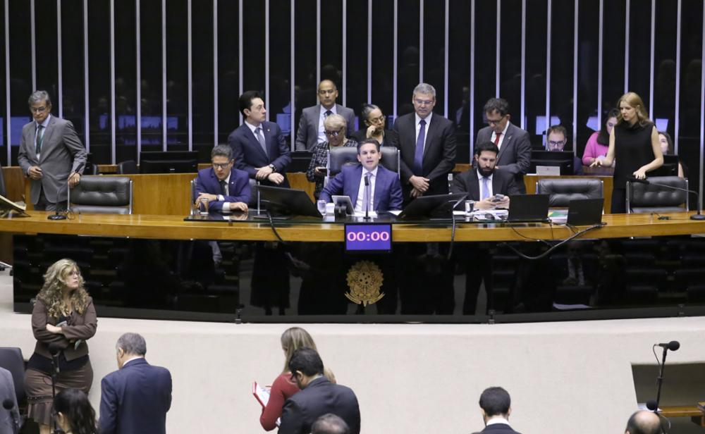 PEC 18/2025 da Segurança Pública segue parada na Câmara enquanto violência explode no Rio PEC 18/2025 da Segurança Pública segue parada na Câmara enquanto violência explode no Rio