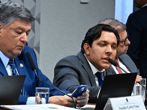 Golden Boys: investigado pela fraude do INSS vai à CPMI com sapato de R$ 9.300 e permanece em silêncio