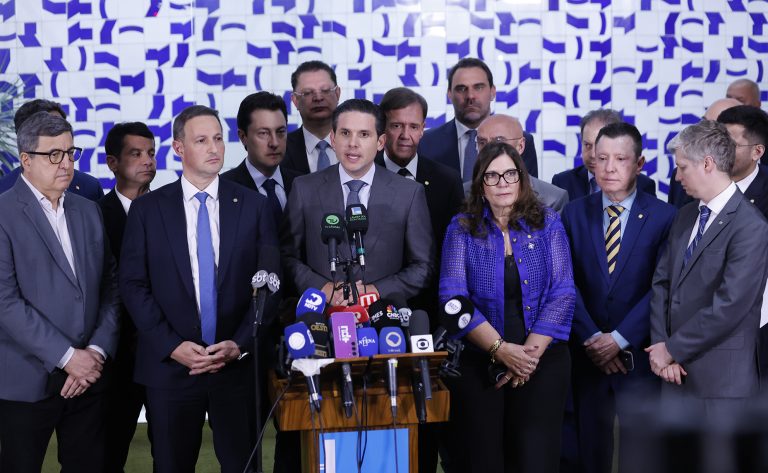 Após reações, relator recua e texto antifacção chega a terceira versão