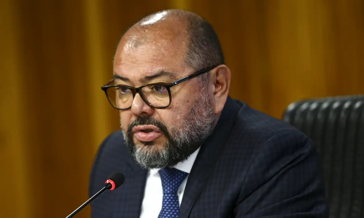 PF vê ex-ministro de Bolsonaro como “pilar institucional” de esquema no INSS, PT cobra responsabilização