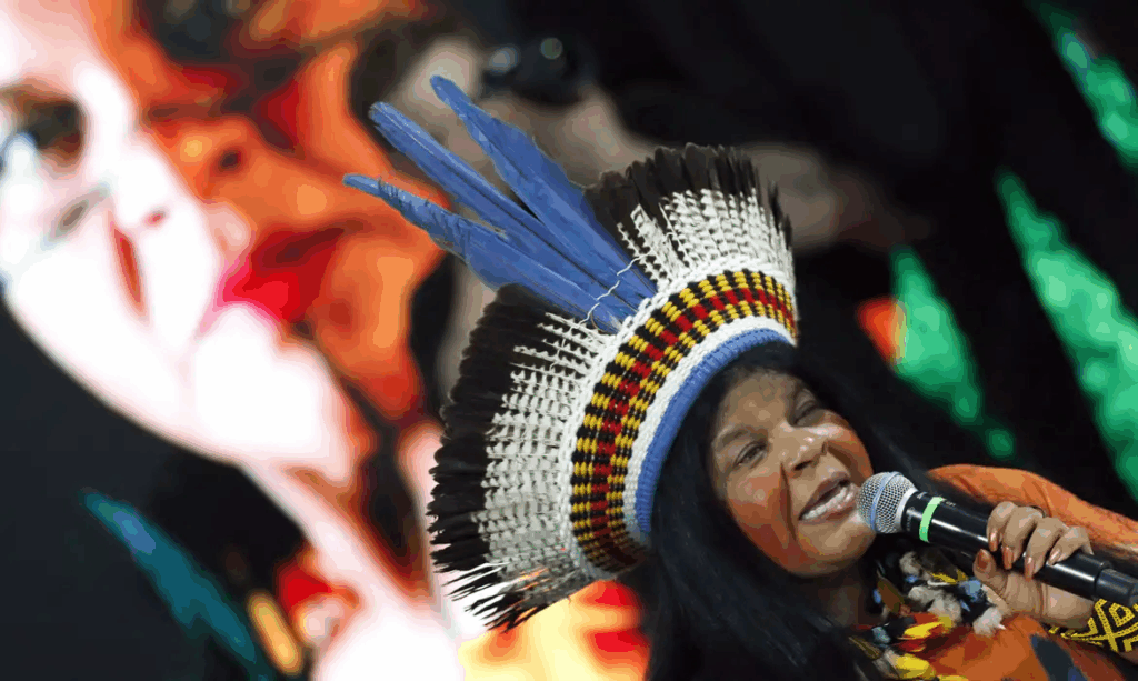 Ministra Sônia Guajajara anuncia dez novas portarias de demarcação indígena Ministra Sônia Guajajara anuncia dez novas portarias de demarcação indígena