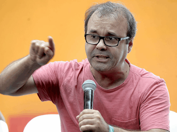 “Precisamos superar a ideia de que as plataformas atuam de forma neutra na opinião pública”, aponta Sergio Amadeu