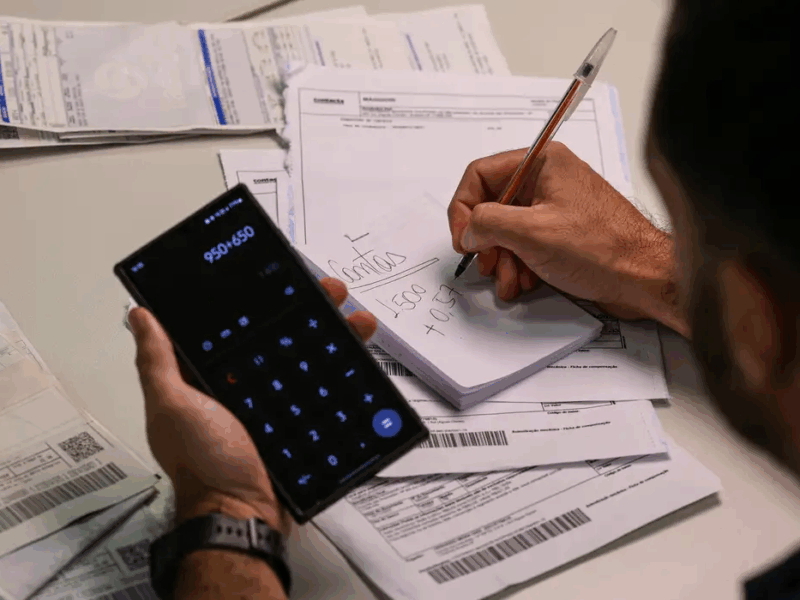 Governo limita dívida do cartão a até o dobro da fatura e freia abusos dos bancos a partir de 2026