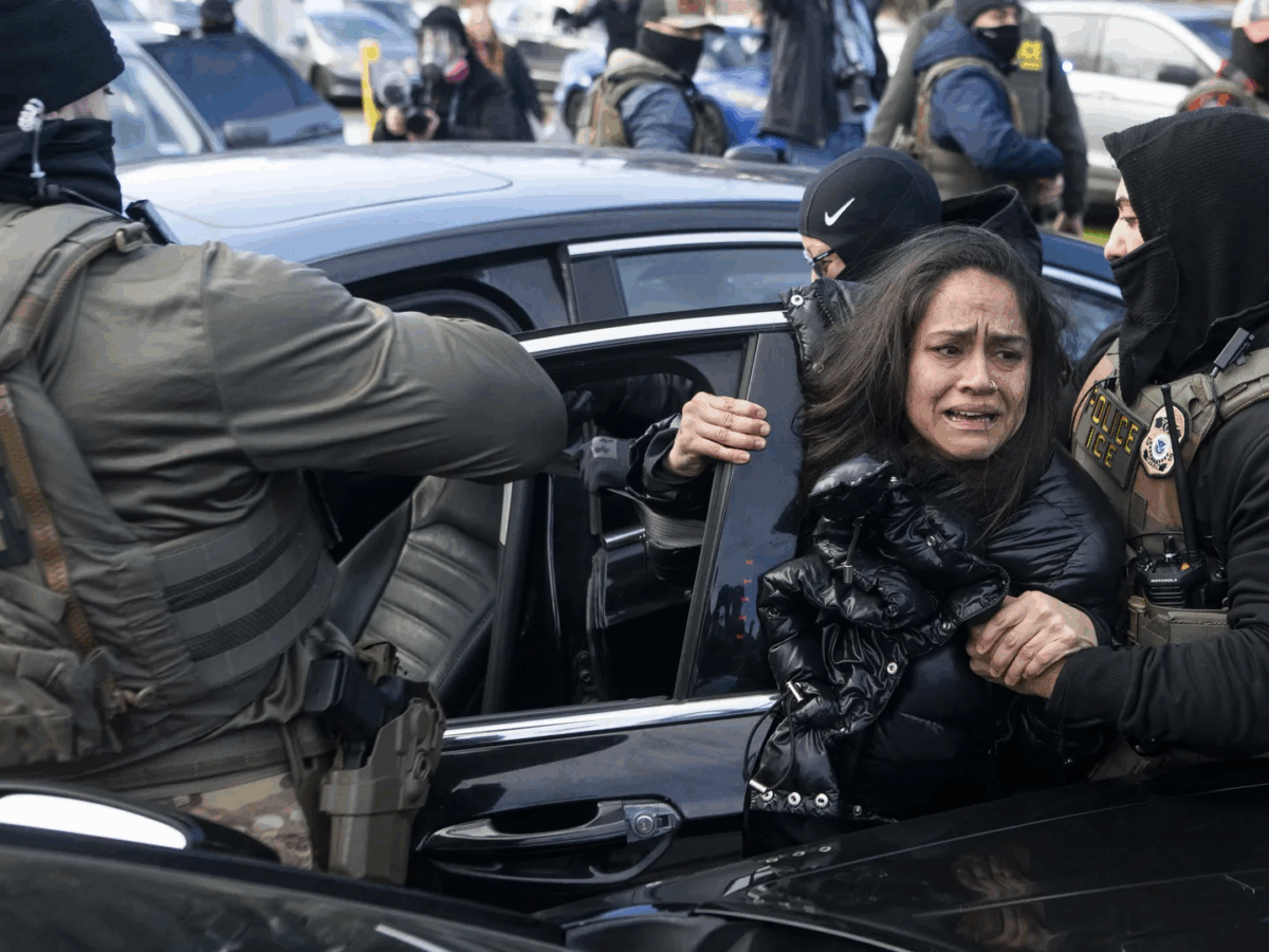 Minneapolis expõe a escalada do ICE e o risco de normalização da violência política nos EUA