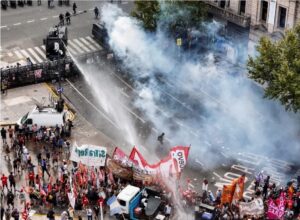 Argentina faz greve geral em protesto contra a reforma trabalhista