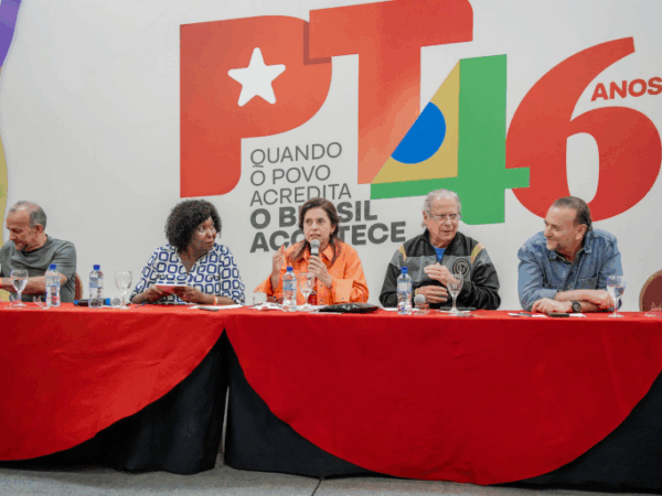 Democracia em disputa e avanço da extrema direita marcam debate político nos 46 anos do PT