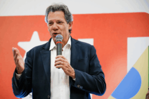 “Lula colocou o dedo na ferida”: Haddad defende justiça tributária como eixo da disputa política