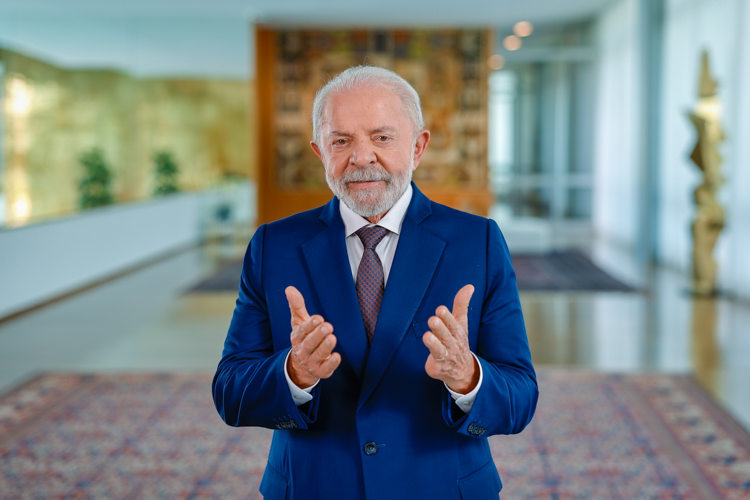 Lula convoca país a enfrentar feminicídio em pronunciamento nacional