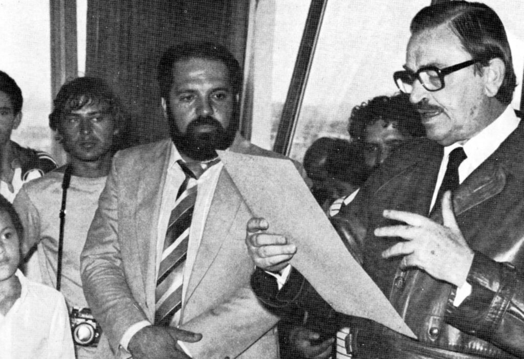 Em 1983, Gilson Menezes
toma posse como prefeito de Diadema (SP), o primeiro município governado pelo PT. Foto: Acervo do Diretório Nacional do PT