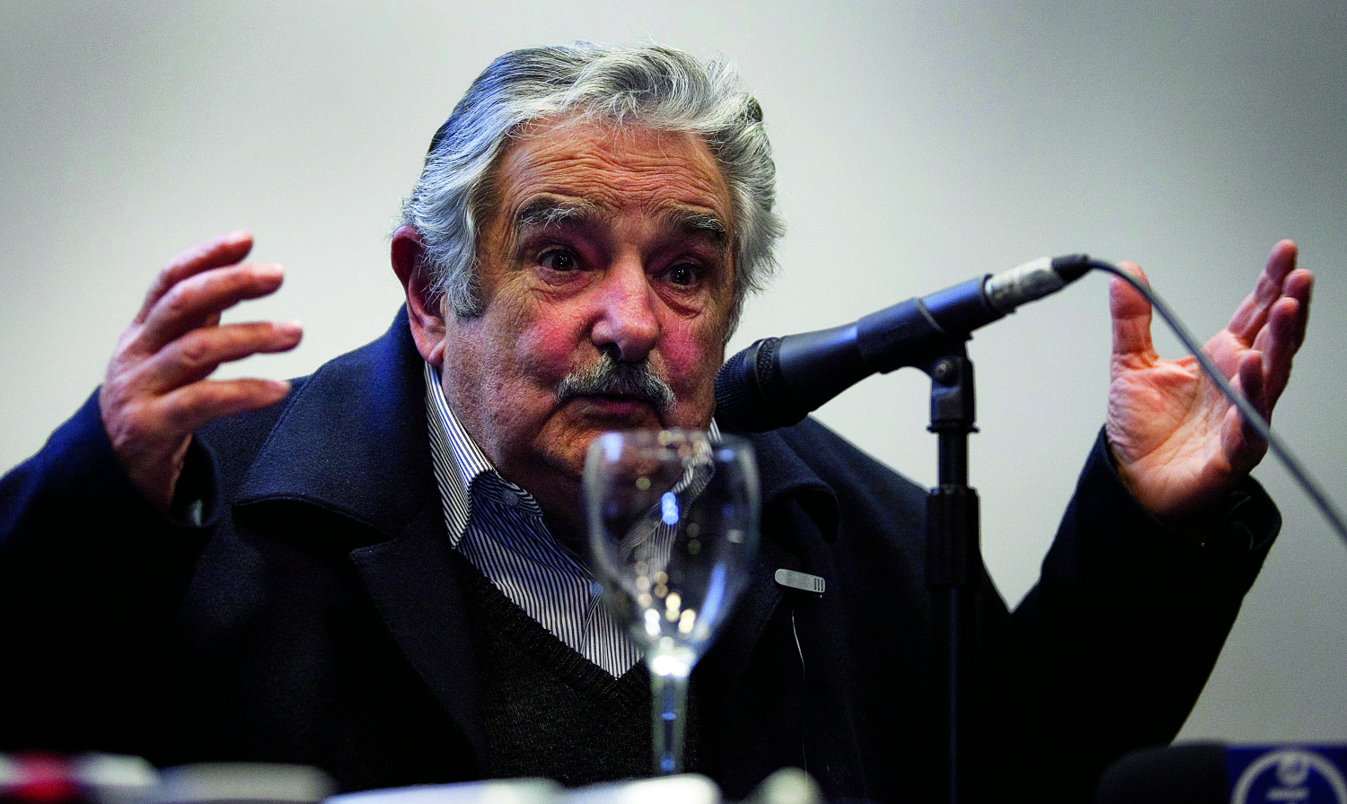 Pepe Mujica: Expressão e Gesto em Discurso