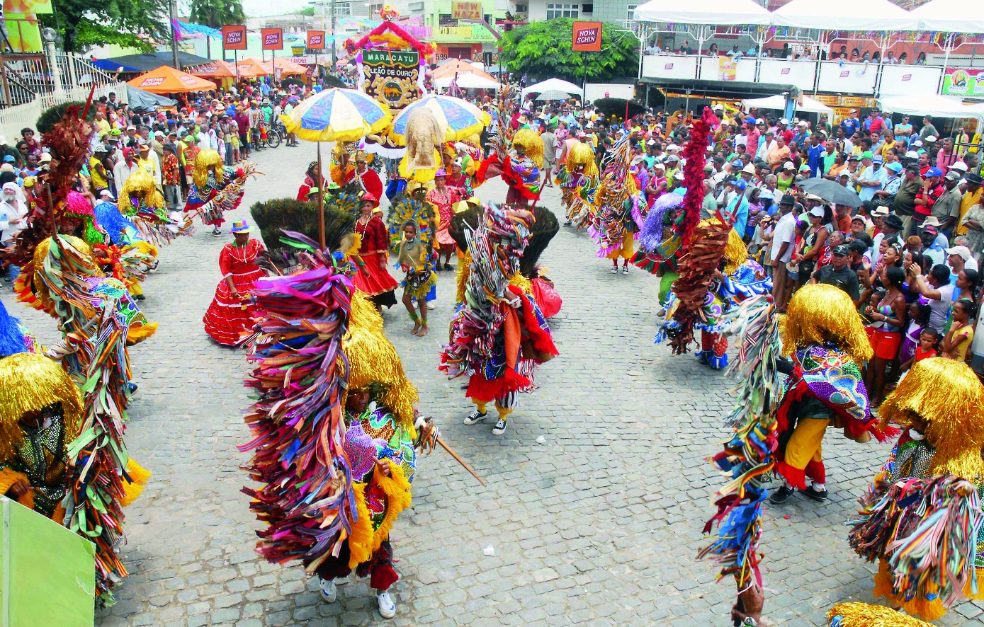 Maracatu Leão de Ouro: Celebração Cultural Vibrante no Brasil