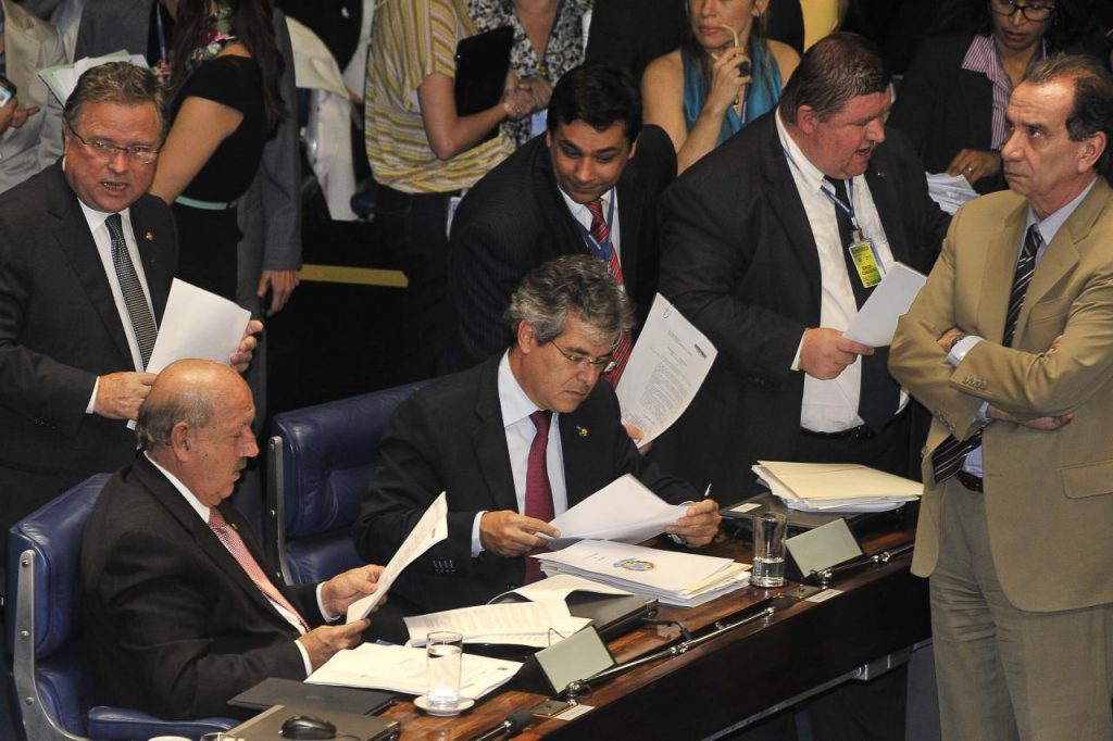 Senadores em votação do Código Florestal