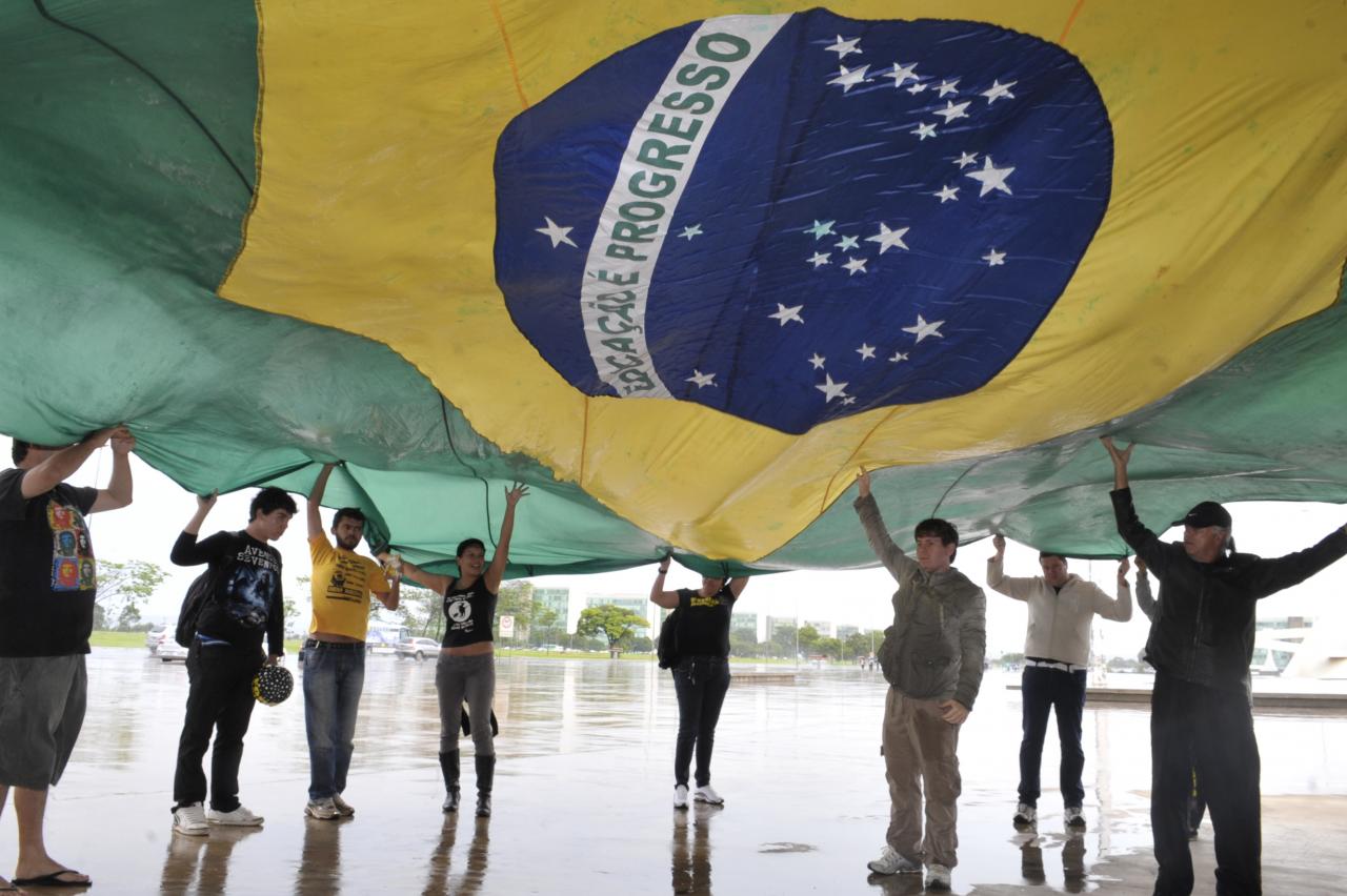 Agentes da iniciativa privada devem ser punidos por desvios de recursos públicos