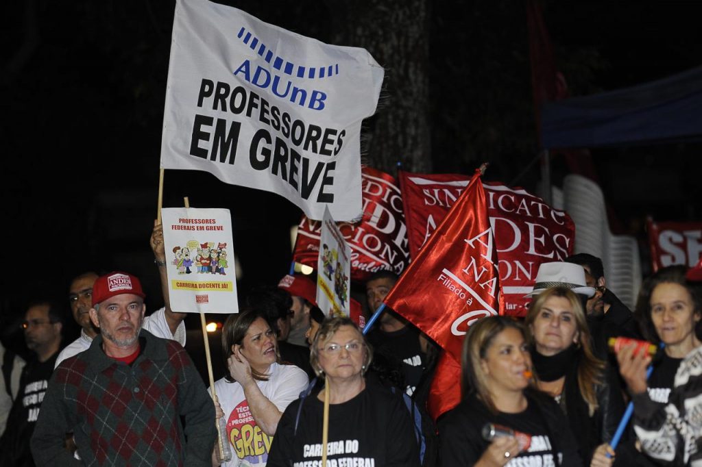 Instituições Federais de Ensino Superior (Ifes) em greve nacional desde 17 de ma