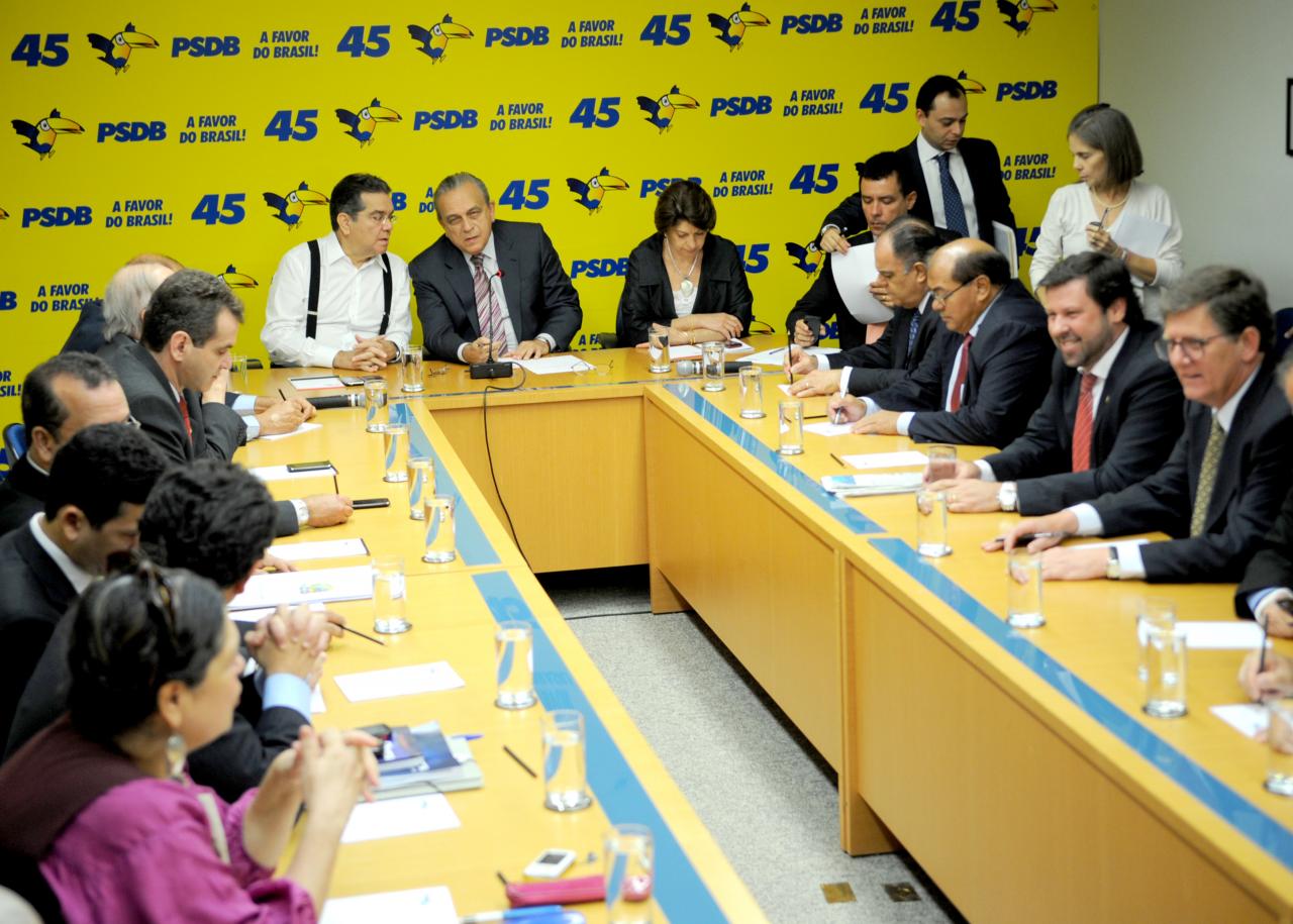 Não precisamos de mais privatizações como querem os tucanos, mas sim de mais dir