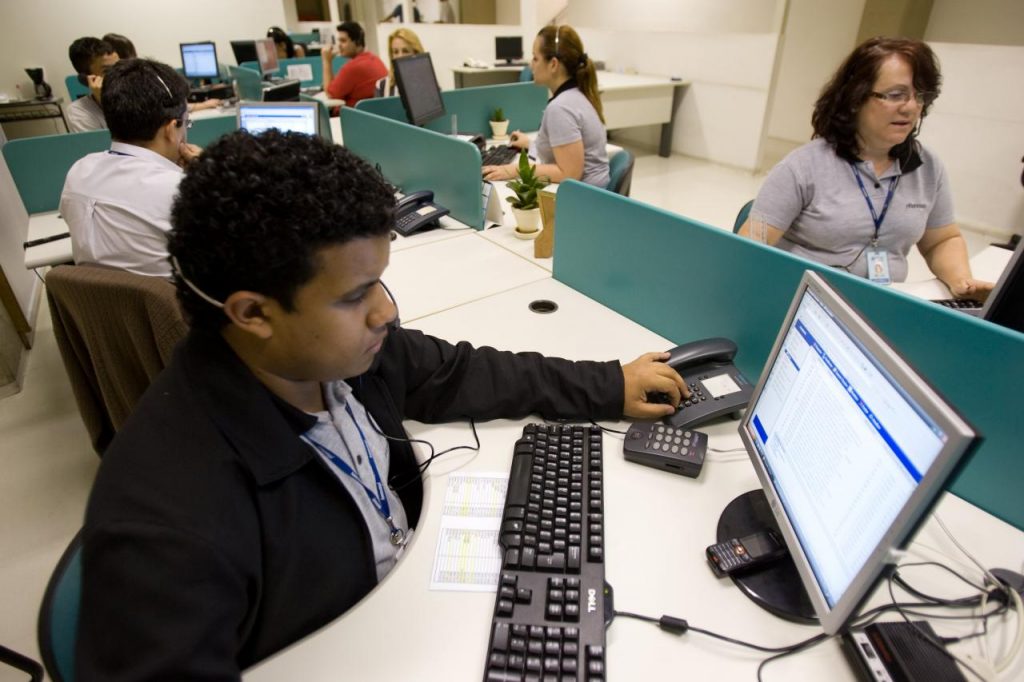 Com emprego conquistado, jovem passa para a classe C. Esse jovem vira classe méd