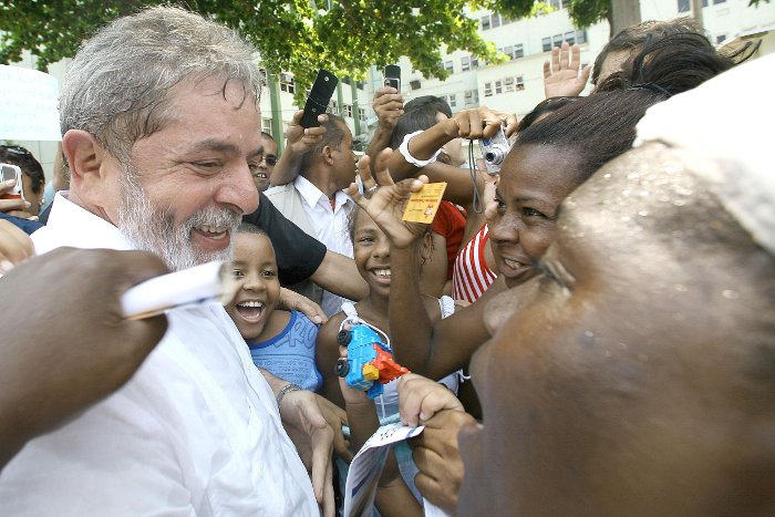 A revolução democrática é exatamente esse processo histórico da autoconstrução d