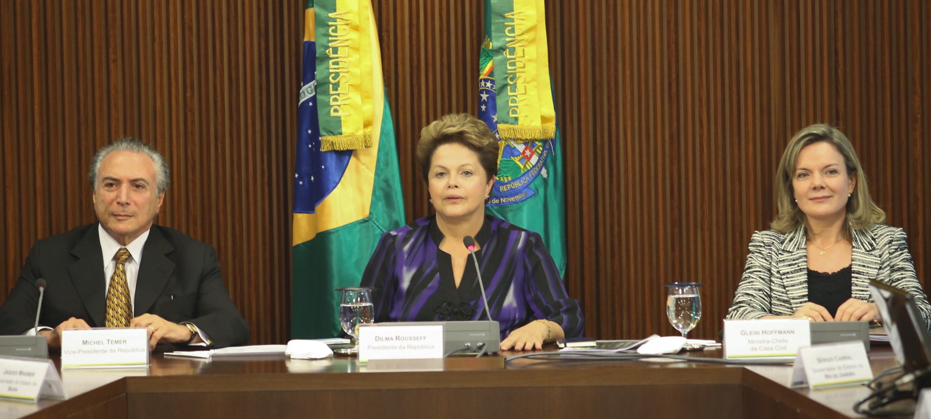 dilma_pronunciamento_fabio_pozzebom_editada.jpg