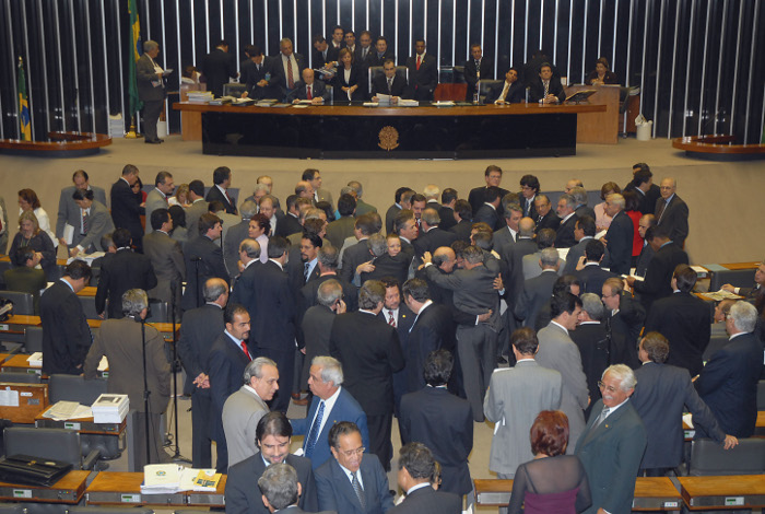 Movimentação e Emoção no Plenário do Congresso Nacional