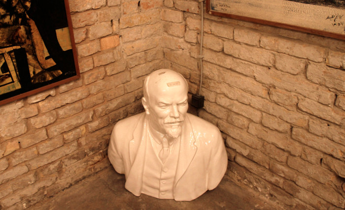 Lênin expressou a crença numa simplificação intrínseca da economia e da polítíca