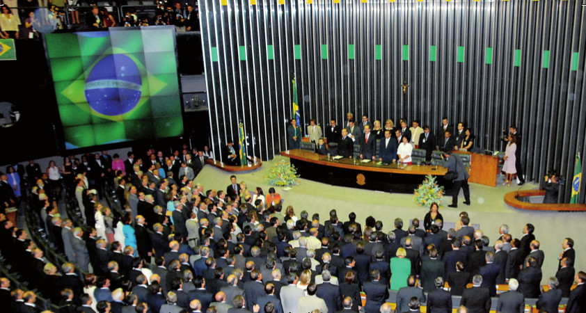 No plenário da Câmara, deputados eleitos em 2006 tomam posse em 2007