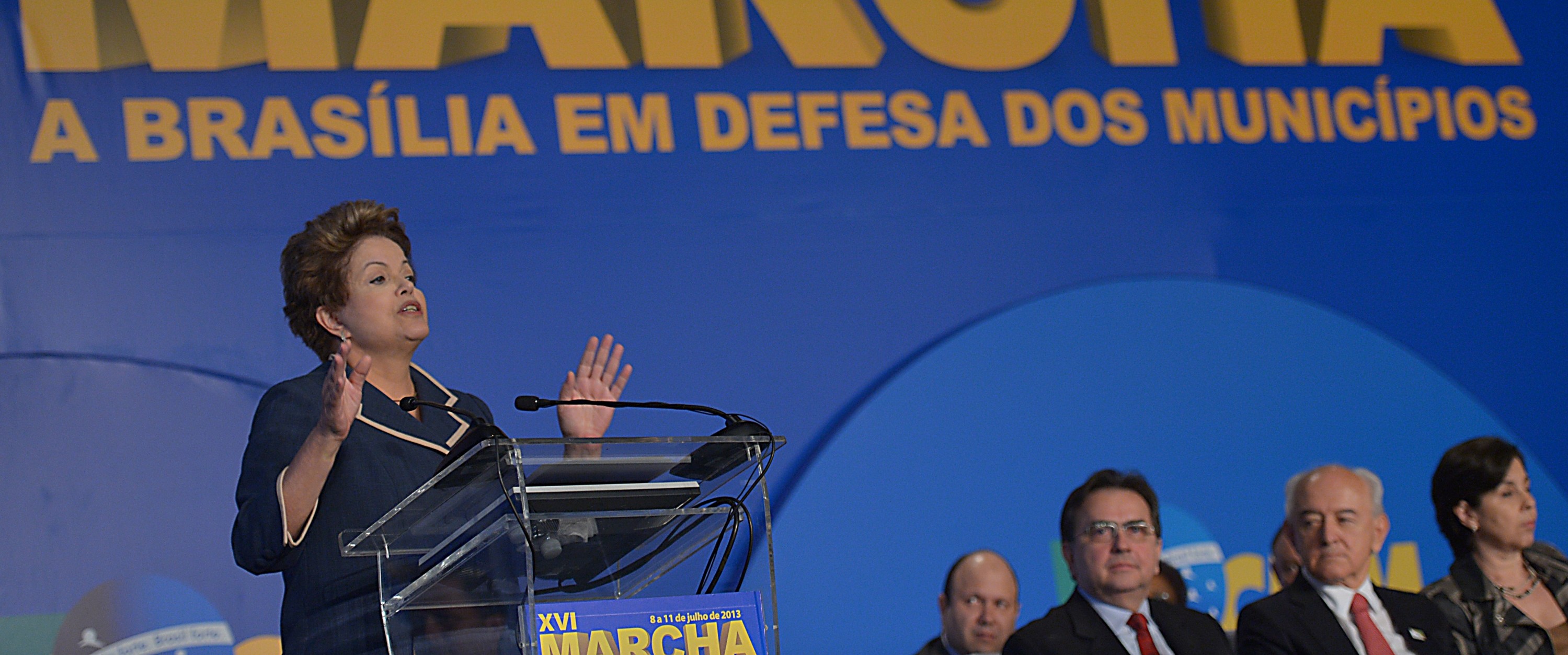 Dilma Rousseff discursa na Marcha em Defesa dos Municípios