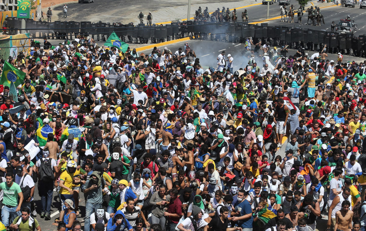 Protestos parecem ampliar os horizontes da política e da democracia