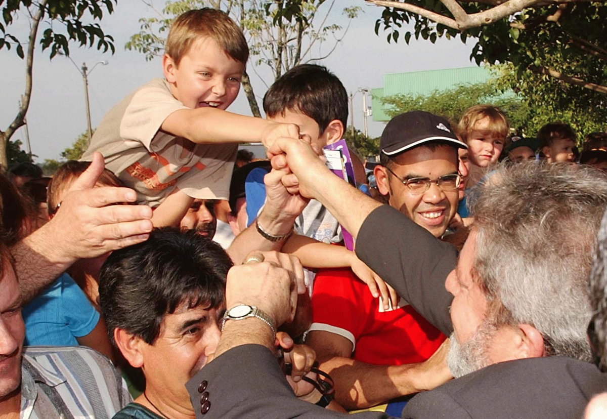 A eleição de Lula em 2002 renovava a possibilidade de mudanças políticas