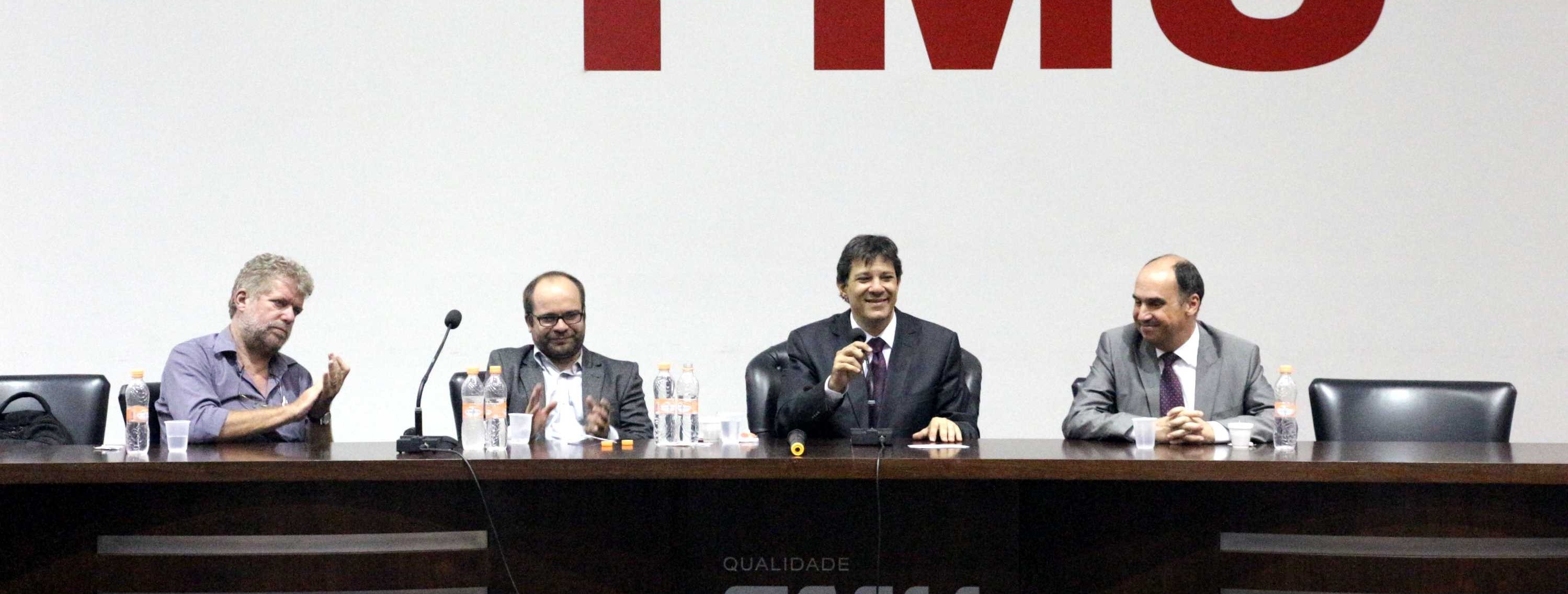 haddad_fmu_carrossel.jpg
