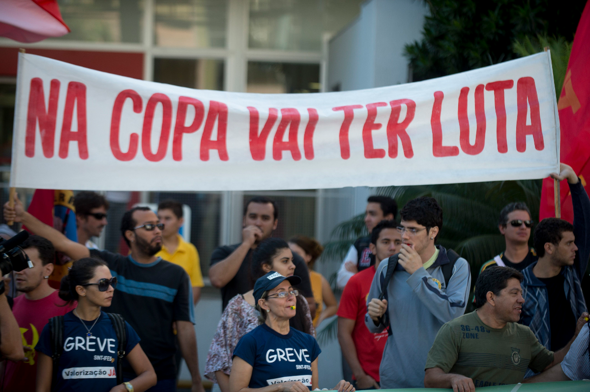 Se ao chegar aqui o turista deparar com uma manifestação,