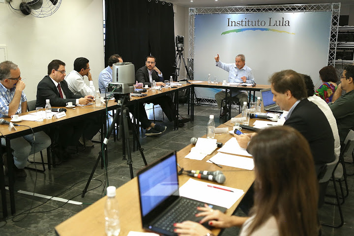 A entrevista de Lula aos blogueiros atiçou a arrogância da mídia hegemônica