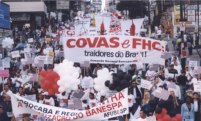 Protesto contra a privatização do Banespa: meios de comunicação foram poderosos