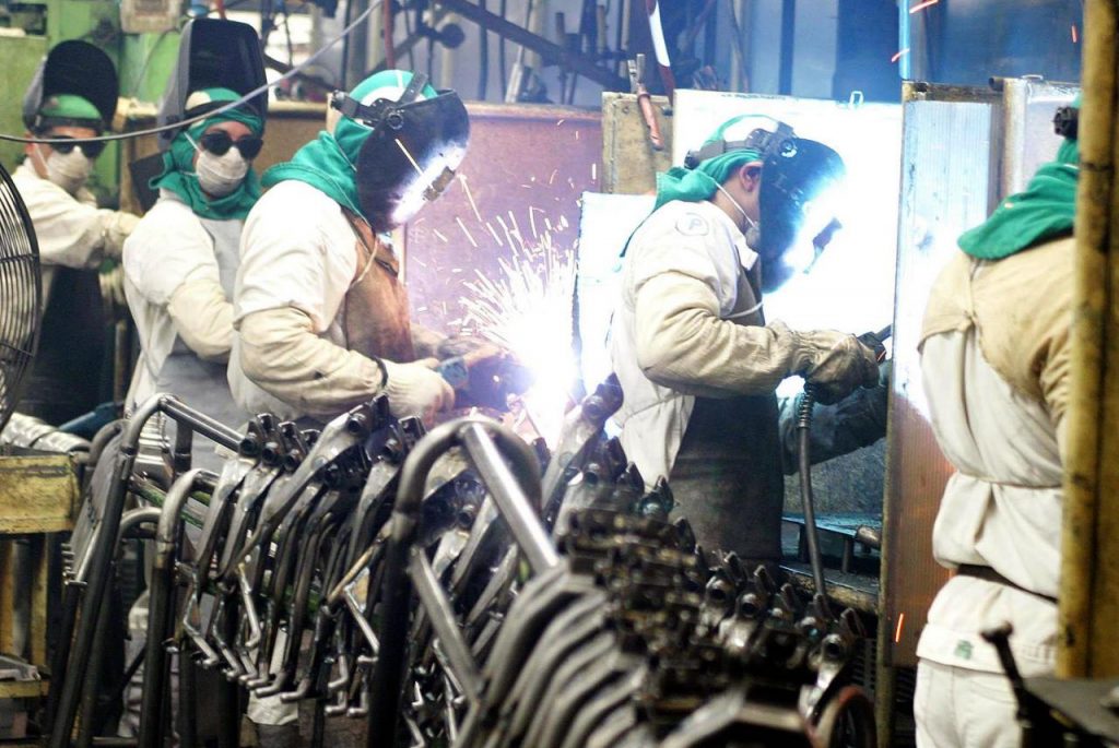 No Brasil, a tributação sobre a renda é voltada, preponderantemente, aos rendime