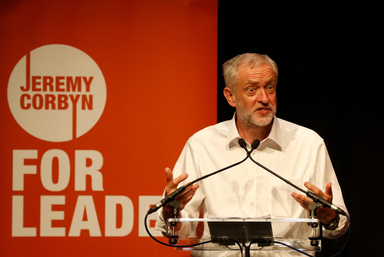 Jeremy Corbyn fazendo campanha pela liderança do Partido Trabalhista, em Edimbur