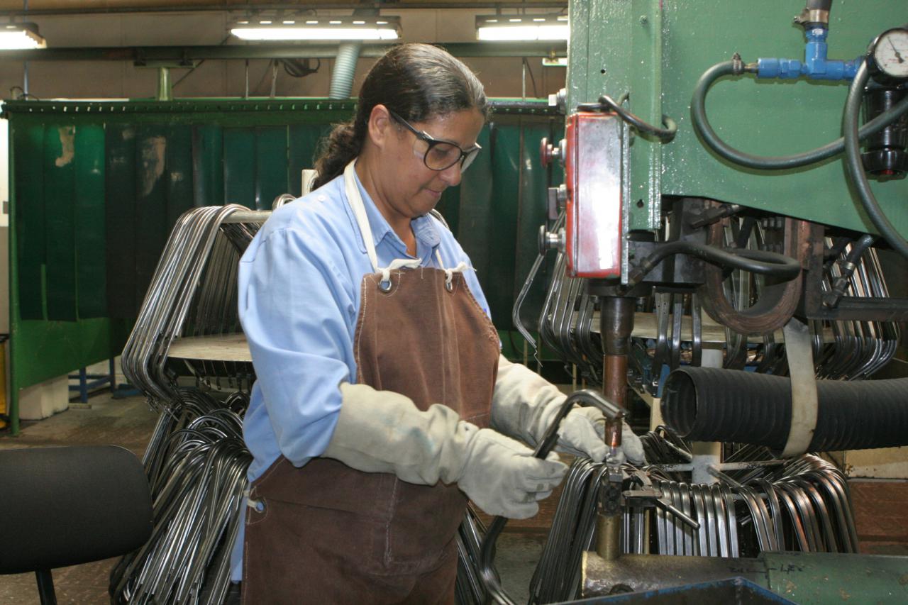 Mulher Trabalhadora na Indústria Metalúrgica