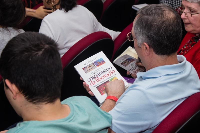 Leitura e Debate sobre Cristianismo da Libertação na América Latina