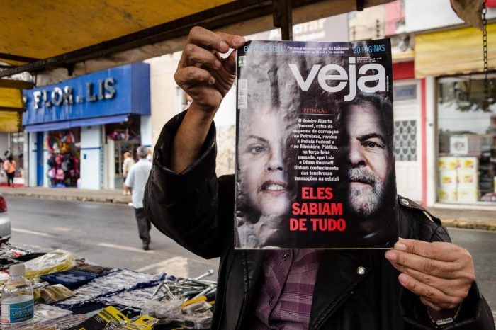 Veja tem um programa político, defende o projeto neoliberal e posições c